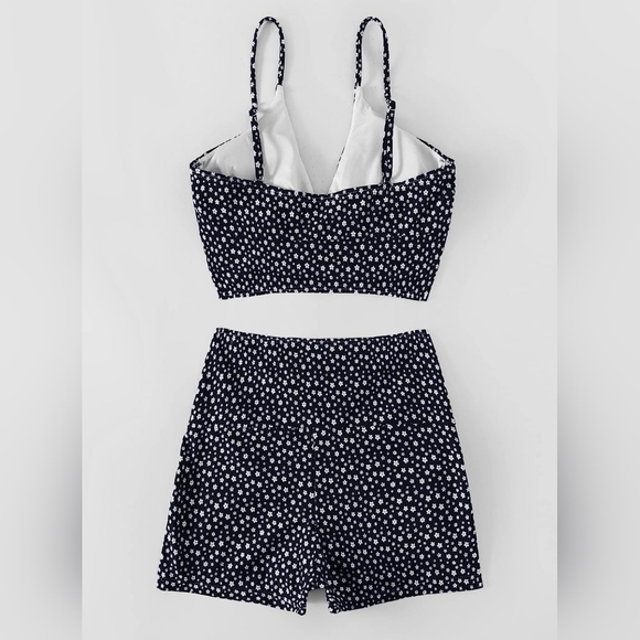 New With Tags! XXL (Size 14) Ruched Bikini. Black with White flowers - Picture 3 of 4